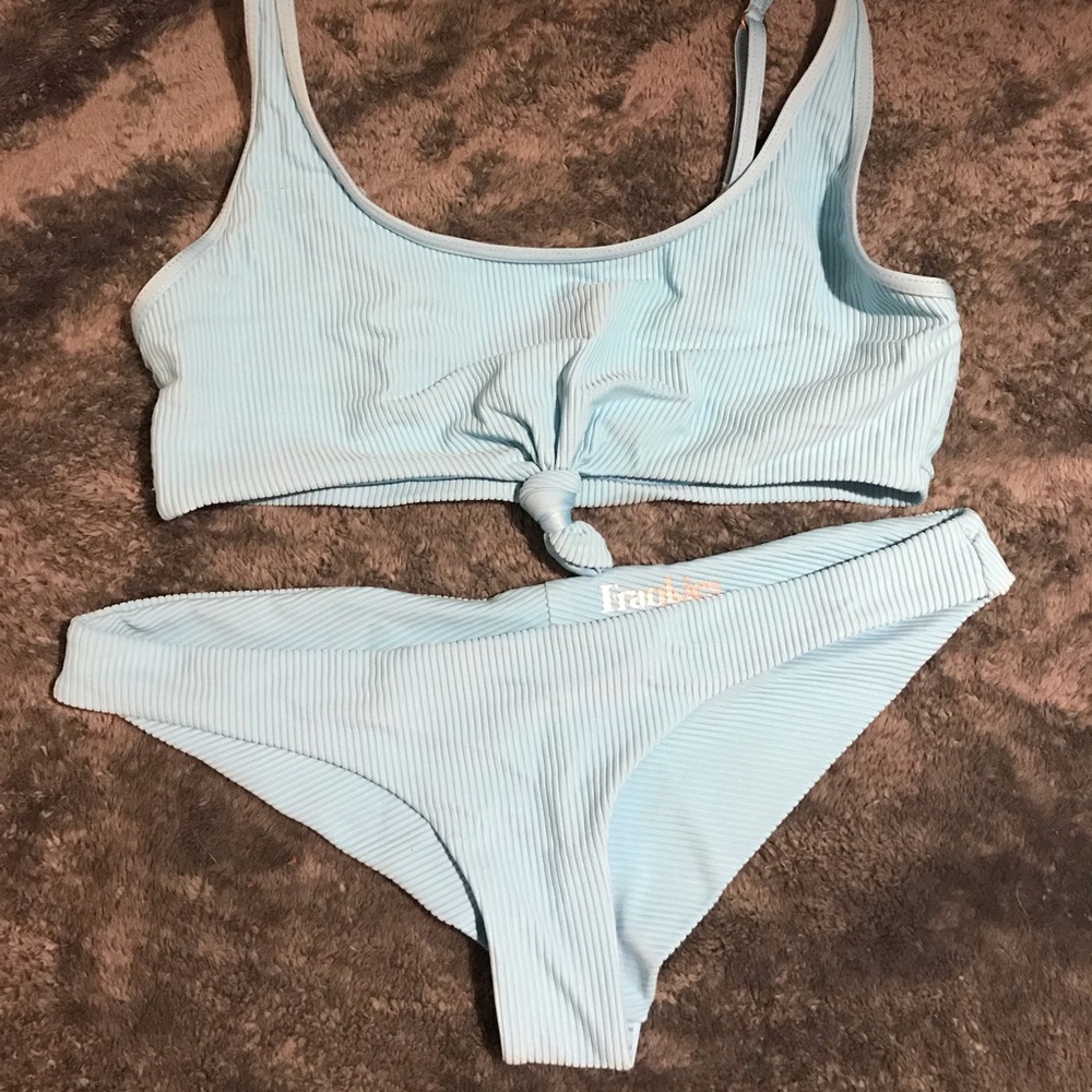 Frankie’s bikinis lg